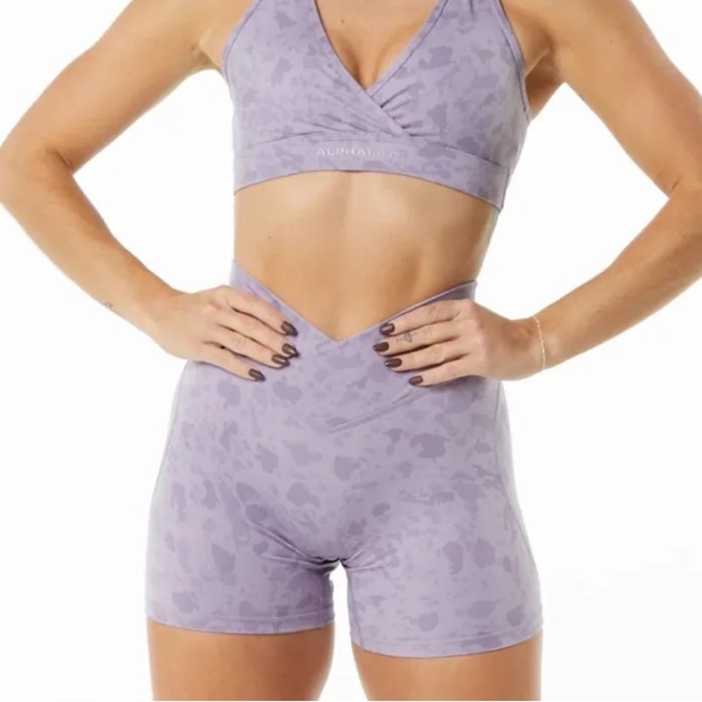 Alphalete Surface Power Shorts - Purple
